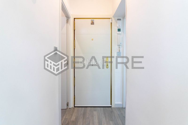 Foto 17b2a44a-f5ea-4df3-bbb6-6810994839bd. Piso en Moscardó Madrid