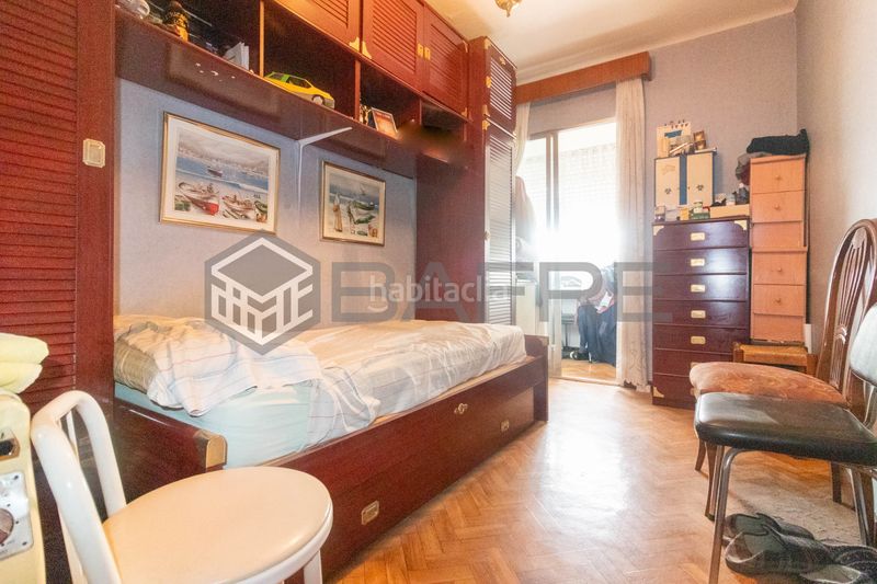 Foto f7e6ed51-d0ab-4db1-afb2-1bd19af5aa28. Piso en Aluche Madrid