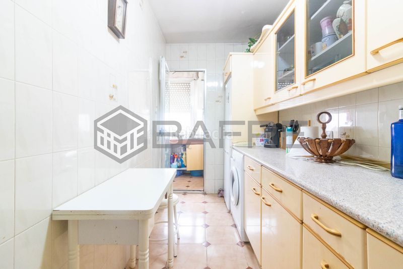 Foto fd8a54b1-d0dc-4af8-b976-a639adb1d393. Piso en Aluche Madrid