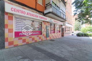 Business premise  Plaza las escuelas