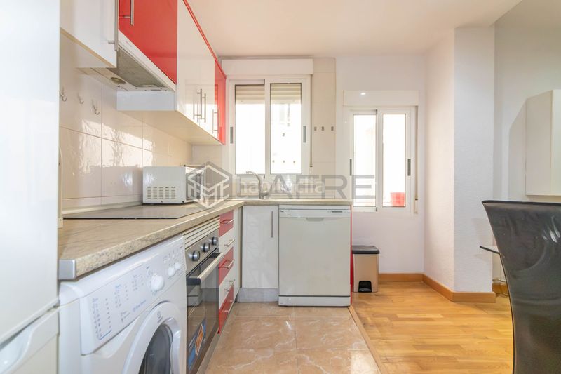 Foto ed353caa-c4ec-4229-80c7-646f81b4d9cf. Pis amb calefacció a Adelfas Madrid