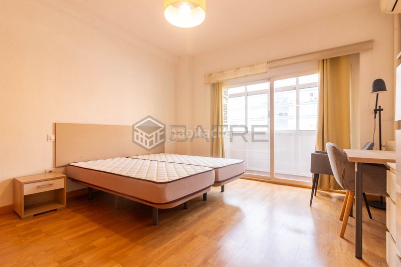 Foto bdf062dd-55bf-45cb-b15d-fbe61dbbbe64. Piso en Adelfas Madrid