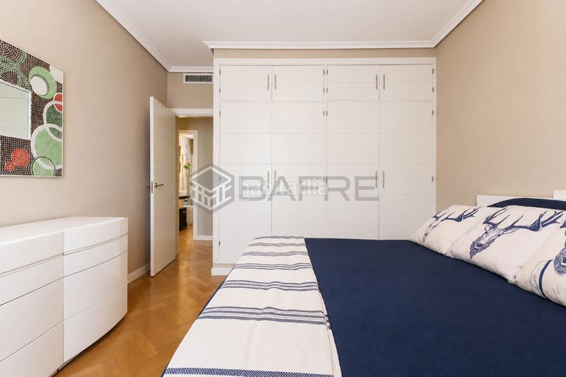 Foto 0d036ca4-d35a-46db-bf7e-053a36b87331. Piso en Pacífico Madrid