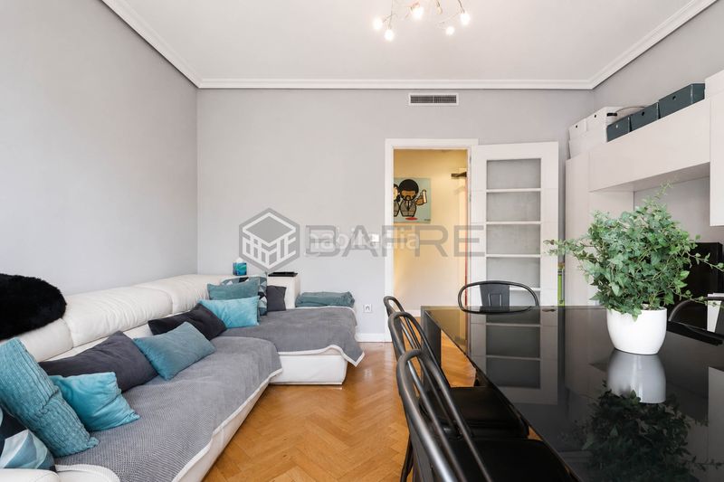 Foto f7f56575-117d-4f52-93d5-dd8d484f0a7c. Piso en Pacífico Madrid