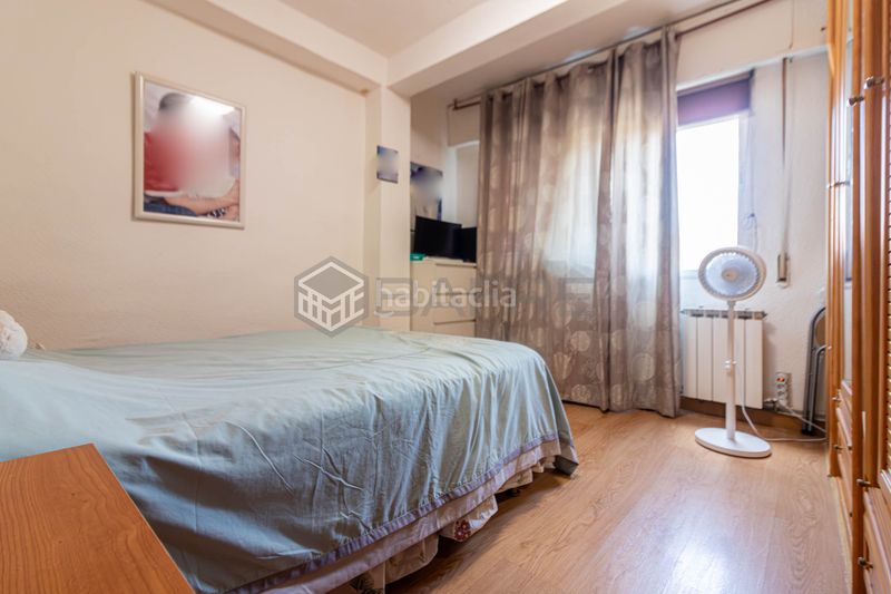 Foto f68e5a9a-3c63-436e-b376-2b996a369237. Piso en Opañel Madrid