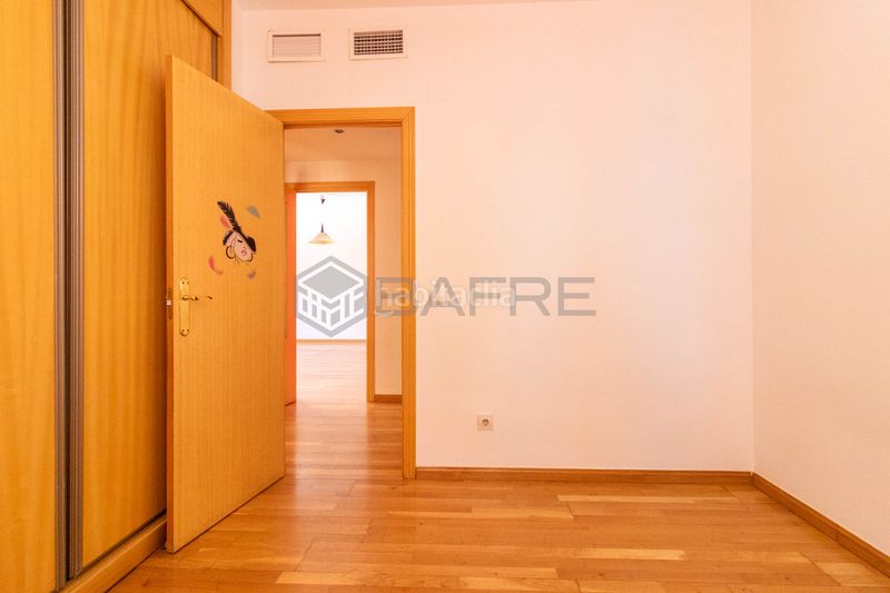 Foto 65c0c6a3-6884-4ac1-aaf1-e5e48d0929f9. Pis amb calefacció aparcament piscina a Orcasitas Madrid
