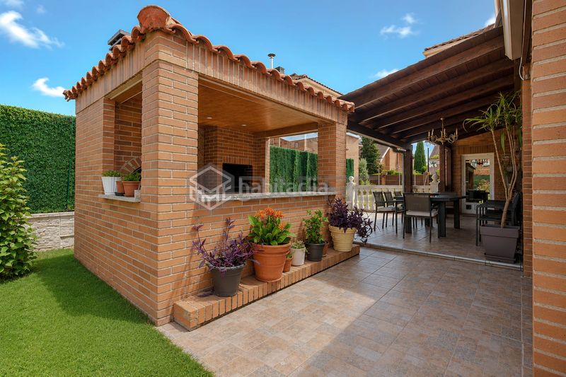 Foto ee27868f-cf99-405d-a74d-1a1052614f0d. Casa amb piscina a Serranillos del Valle