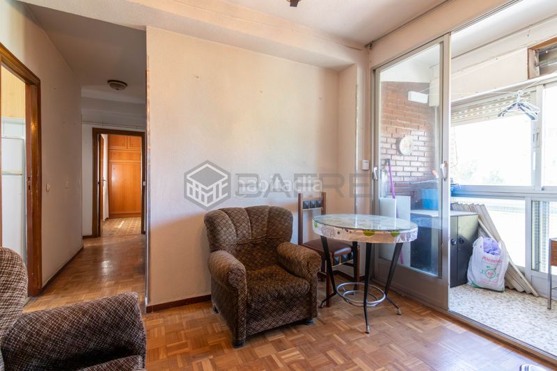 Foto c4aab0cb-ff99-433f-ac1f-ad945a848f39. Piso en Pavones Madrid