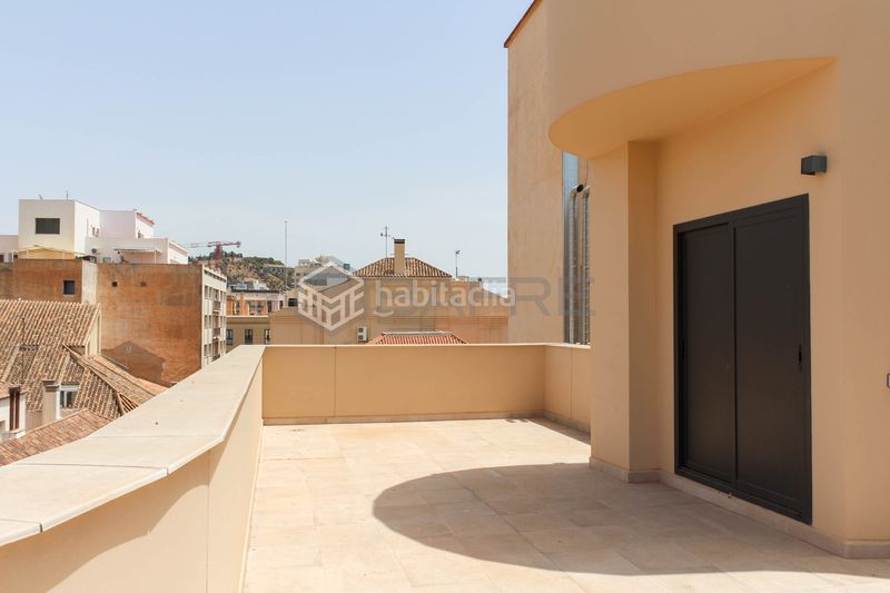 Foto 1f9b70a7-4630-4758-a41a-07ed1251bc05. Àtic amb aparcament a Centro Histórico Málaga