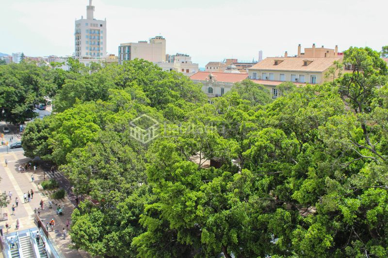 Foto ab0d5d57-8192-4369-902b-afe1a9af2696. Àtic amb aparcament a Centro Histórico Málaga