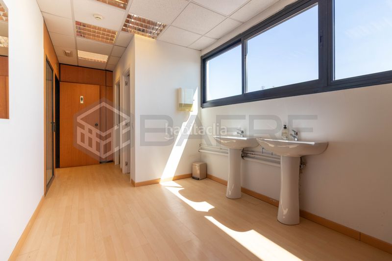 Foto fe5c665b-b248-4a75-b6df-58b24d95e477. Affitto locale commerciale in Montserrat-Parque Empresarial San Fernando de Henares