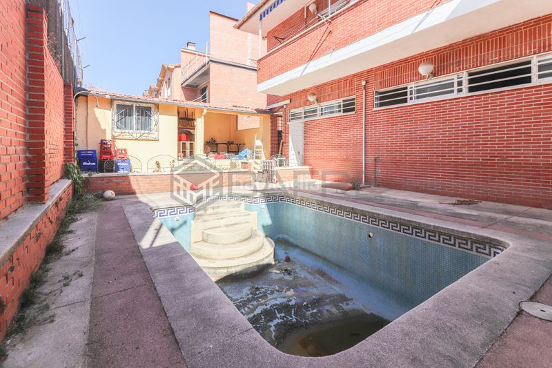 Foto e2fb6d89-4e2c-4f26-8af1-72e238286eb7. Pis amb aparcament piscina a Canillas Madrid