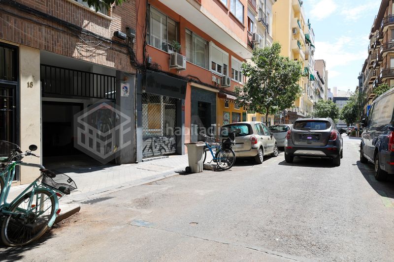 Foto cb7cd1af-0ab6-4833-bea2-4fb790524695. Aparcament cotxe a Trafalgar Madrid