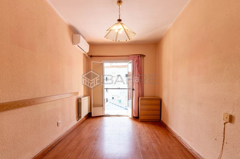 Foto 2d8a2946-260c-4857-94b8-405083d1f575. Piso en Vista Alegre Madrid