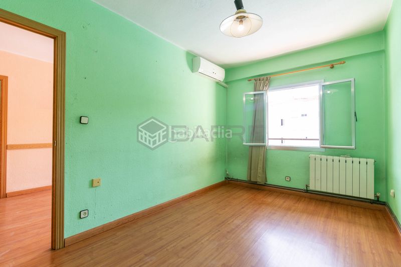 Foto a3b9d4ad-3700-483a-a87c-823e9990889f. Piso en Vista Alegre Madrid
