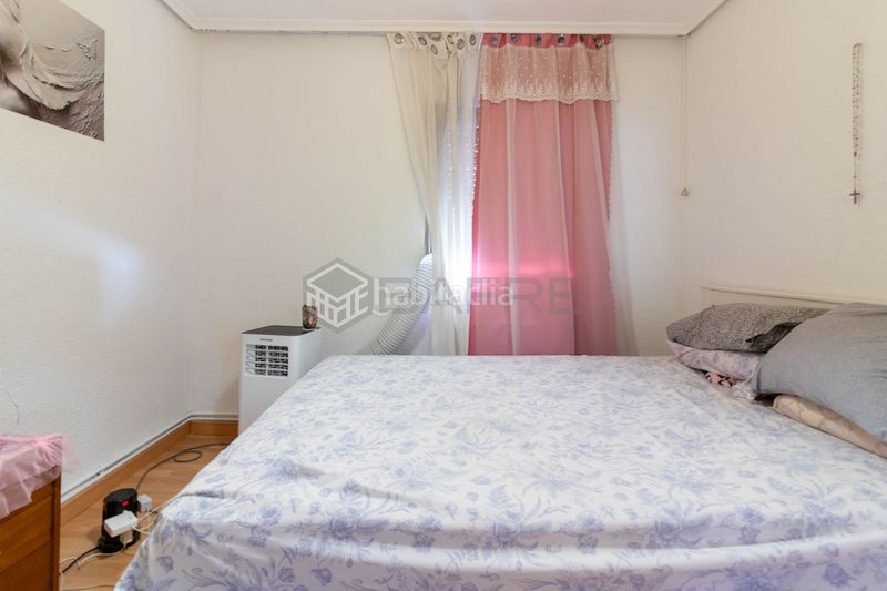 Foto dfcfce74-fddd-428c-8de1-d8988c345593. Piso en Aluche Madrid