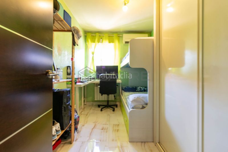Foto 16ea3437-f2f4-48d5-8b5d-d4493cda9e58. Casa amb calefacció piscina a Orcasitas Madrid