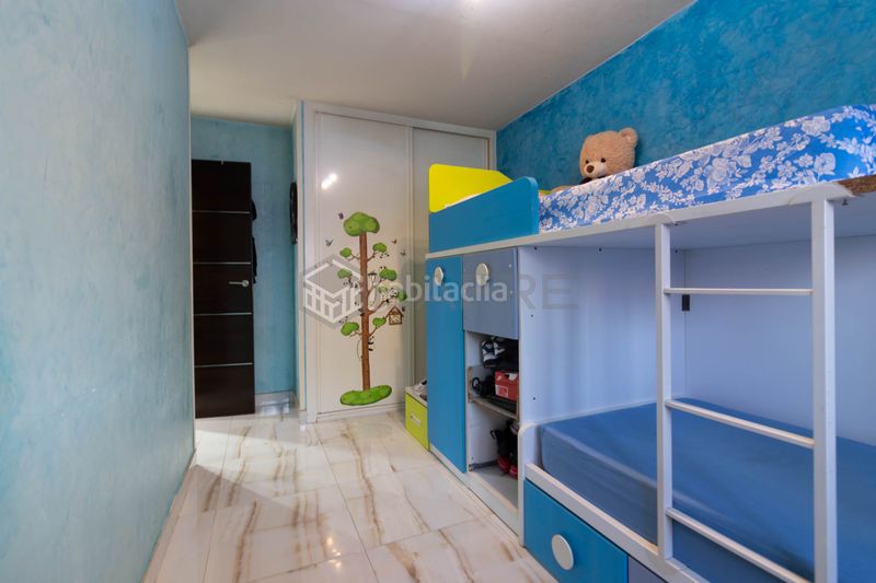 Foto 7479153d-f0c2-4b3a-9628-3956fd6b4cff. Casa amb calefacció piscina a Orcasitas Madrid