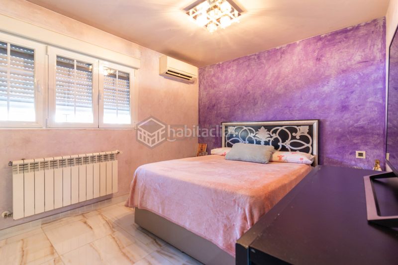 Foto 97148ce0-23f8-427b-8b09-bd88160a0a50. Casa amb calefacció piscina a Orcasitas Madrid