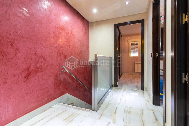 Foto a50f6d37-6efe-4374-a7e2-e57e249a1217. Casa amb calefacció piscina a Orcasitas Madrid