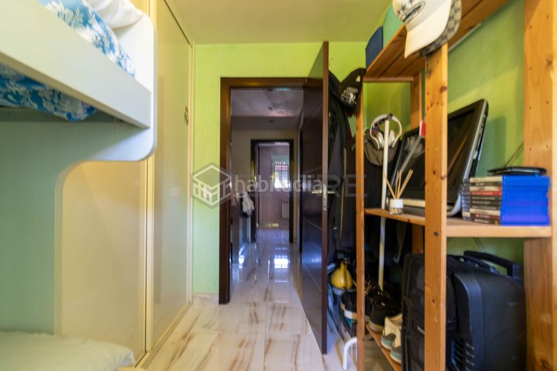 Foto f33a9e36-c838-4f13-abe0-46f36eab838c. Casa amb calefacció piscina a Orcasitas Madrid