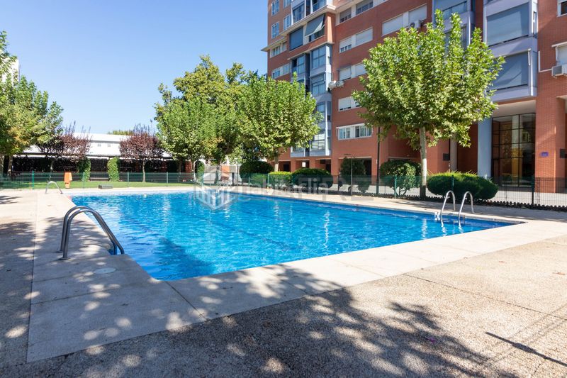 Foto ef4508b8-c88f-497c-a731-c0cb7abe8296. Àtic amb aparcament piscina a San Fermín Madrid