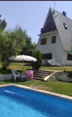 Chalet in El Bosque. Chalet independiente en el bosque.
