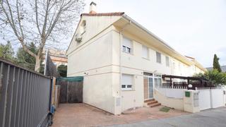 Casa adossada  Calle velzquez. Adosado de esquina en valdemorillo