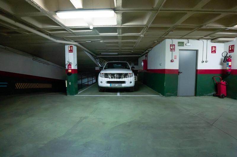 Foto 0db0d680-5a16-4808-8cc2-764bc8da5dc2. Parking coche 41 plazas de garaje zona garcia noblejas. en Madrid