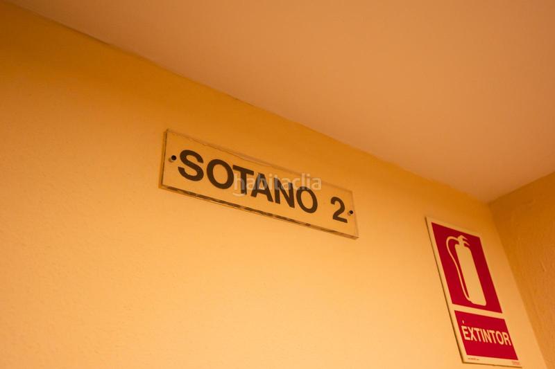 Foto 1d9ea4a9-b73f-4ccc-a51c-002d6878548c. Parking coche 41 plazas de garaje zona garcia noblejas. en Madrid