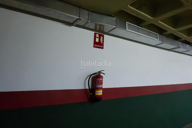Foto 459c5cbd-935a-4528-a467-031de415cd6b. Parking coche 41 plazas de garaje zona garcia noblejas. en Madrid