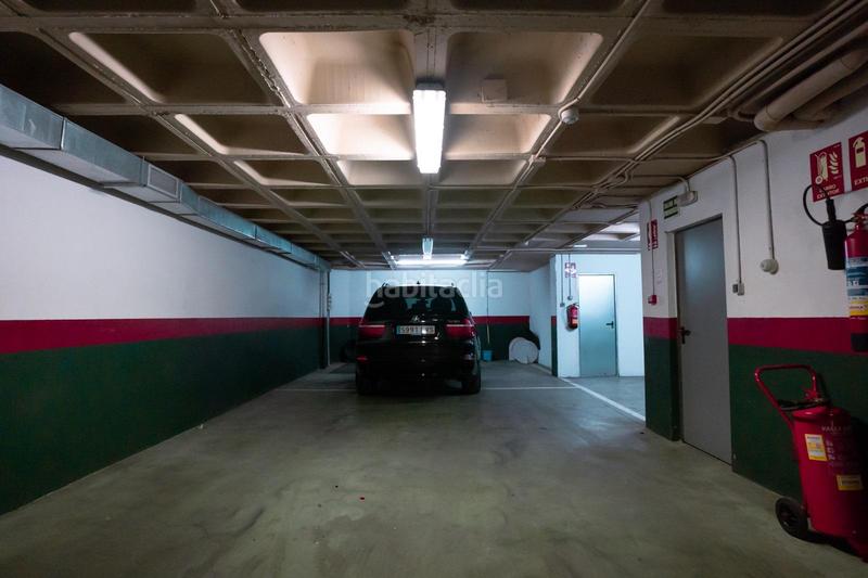Foto 49c91463-b71d-4e5b-bc5f-196b12410c9e. Parking coche 41 plazas de garaje zona garcia noblejas. en Madrid