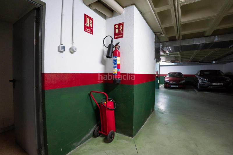 Foto 80a2b70a-636f-463b-b541-efcd628a3652. Parking coche 41 plazas de garaje zona garcia noblejas. en Madrid
