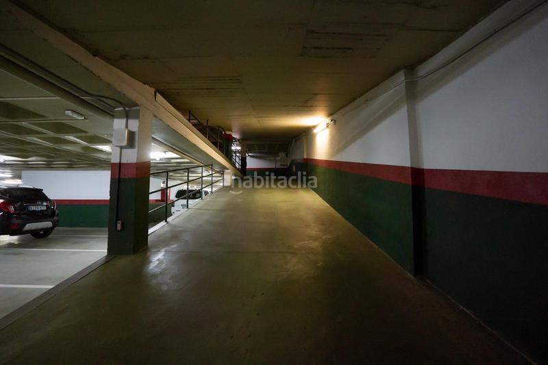 Foto a5abfb7e-33d6-49af-9867-598e67b552d2. Parking coche 41 plazas de garaje zona garcia noblejas. en Madrid