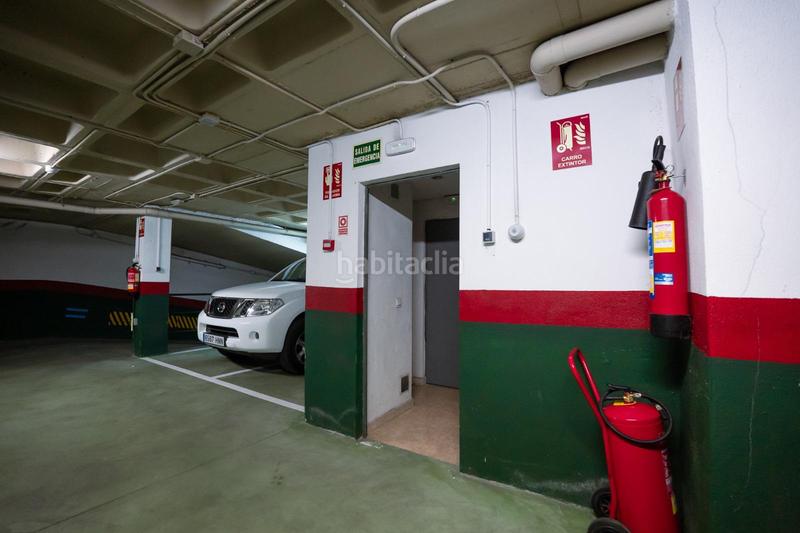 Foto b436a13f-bf4b-4564-bed9-f8f6ec6d0b57. Parking coche 41 plazas de garaje zona garcia noblejas. en Madrid
