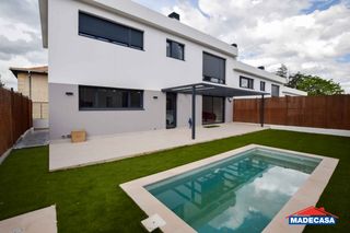 Casa pareada  Carretera de húmera. Increíble chalet a estrenar al lado de la estación de pozuelo