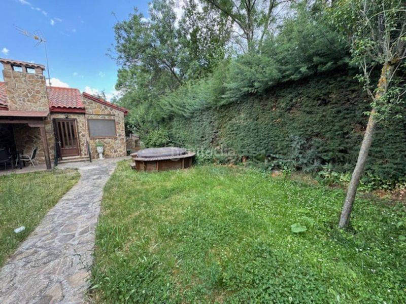 Foto 0fba7efa-0876-4c99-a4fa-7538b24860ac. Lloguer casa aparellada amb calefacció a Garganta de los Montes