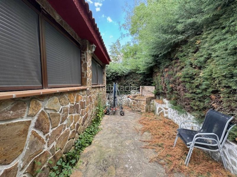 Foto 5b8d457a-f617-46d3-9f2f-9a5a809354d6. Lloguer casa aparellada amb calefacció a Garganta de los Montes