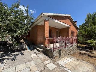 Casa  Cementerio. Casa independiente en finca rustica