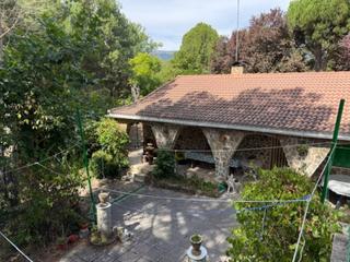 Casa  Chaparritas. Casa con garaje, piscina y amplio jardín