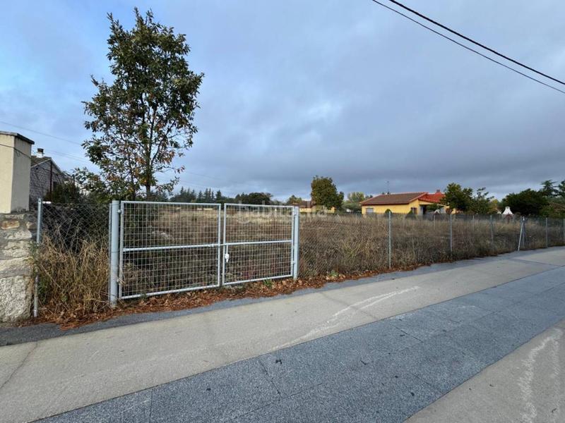 Foto f420e134-0db5-436c-ba8e-6edab38d936c. Terreny residencial a Lozoyuela - Navas - Sieteiglesias
