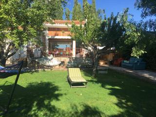 Casa en Villavieja del Lozoya. Chalet unifamiliar en planta, con jardín