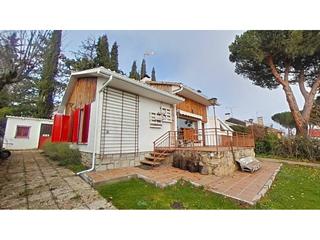 Maison  Pino. Chalet unifamiliar en planta, con jardín