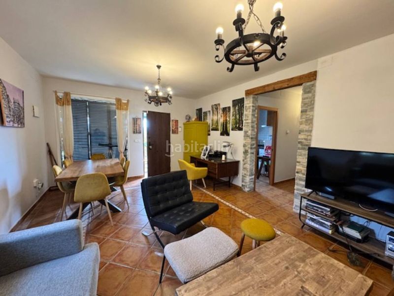 Foto acd6dd79-4c9c-4792-82e2-a71ee18cf358. Casa amb calefacció a Acebeda (La)