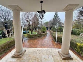 Miete Haus in Gargantilla del Lozoya. Casa independiente con jardín