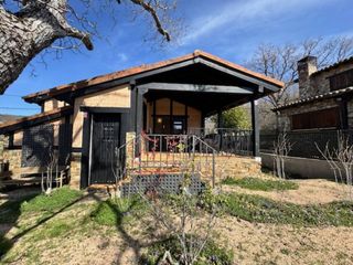 Haus in Puebla de la Sierra. Casa independiente con jardín
