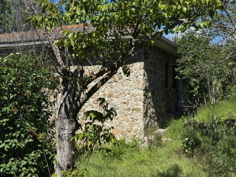 Foto f2f82e52-624a-4ac4-8761-5f051808c366. House with parking pool in Villavieja del Lozoya