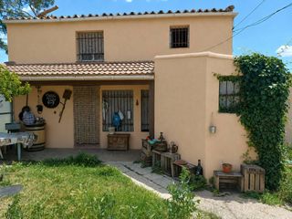 Casa a Buitrago del Lozoya. Chalet independiente con jardín