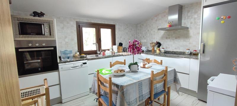 Foto 550ac0a6-1912-44f7-80bd-ee460b2f1388. Chalet mit heizung parking in Pría-Nueva-Hontoria-Naves Llanes