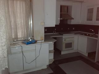Appartement  Avenida donostiarra. 2 dormitorios, trastero, sin reformar. buen precio.